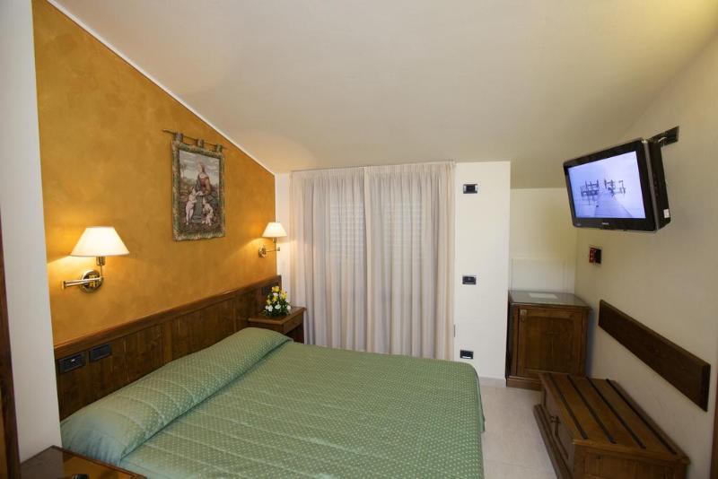 Campiglione Hotel Assis Exterior foto
