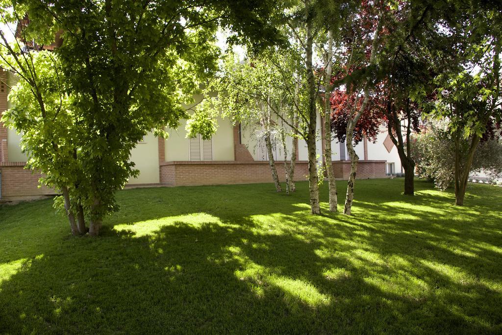 Campiglione Hotel Assis Exterior foto